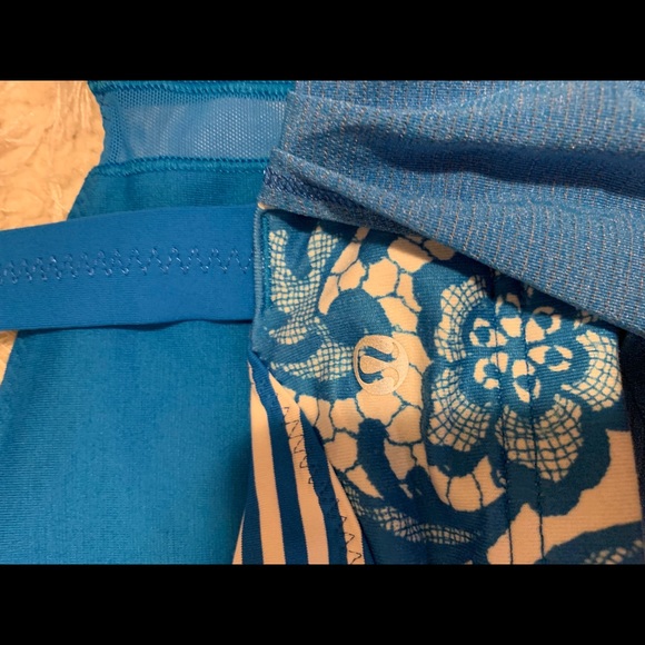 Blue floral lululemon tank top - Picture 4 of 6
